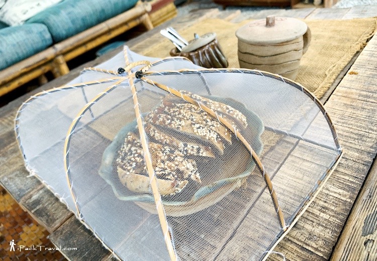 Platform Coffee & Homestay (平台咖啡民宿): Food under food cover