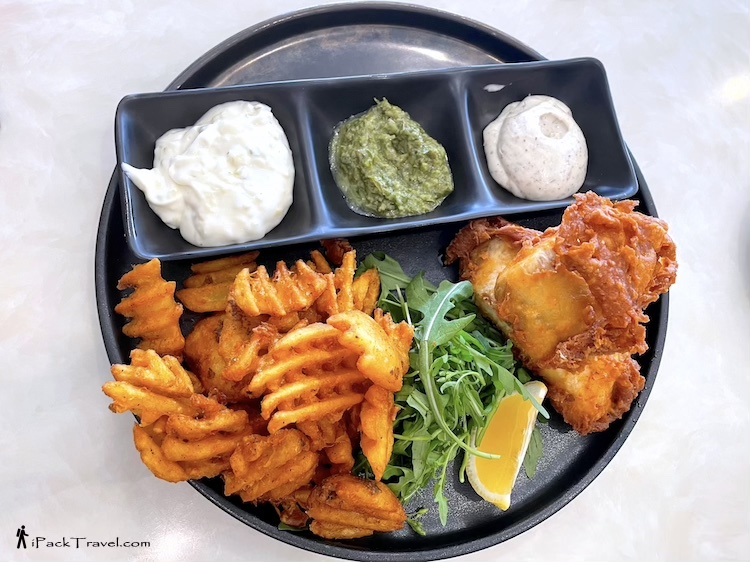 Nimmies Pastry Cafe: Award-winning Fish 'n Chips