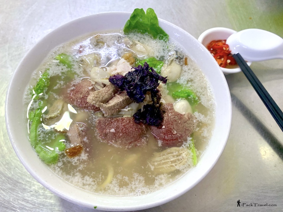 Restoran Sekee Ah Hua Kway Teow (司机餐室亚华粿条): Large-size soup-version pork noodle