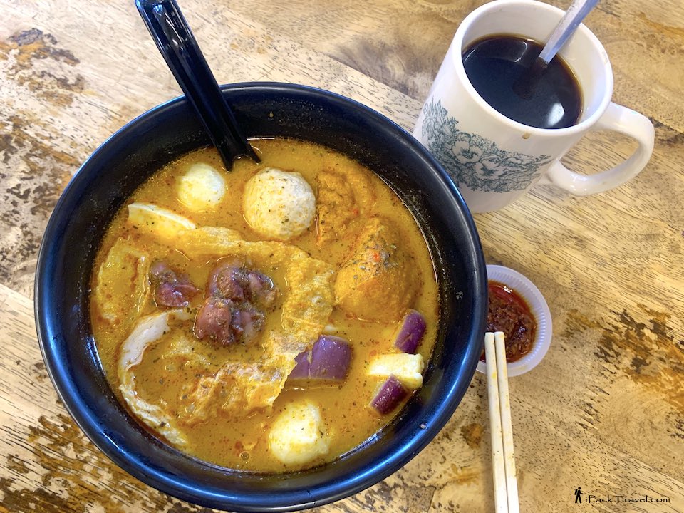 Tian Xiang Fish Ball (天香永平手工鱼丸面): Laksa