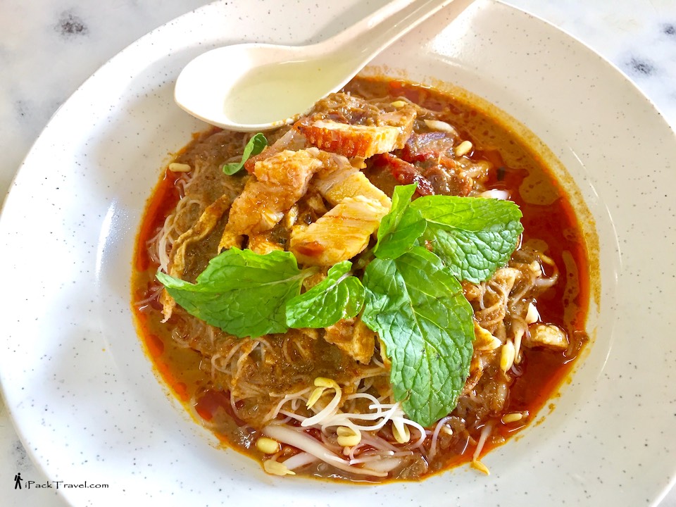 Nam Heong Coffee Shop (南香茶餐室): Dry curry mee hoon from 金姨咖喱粉