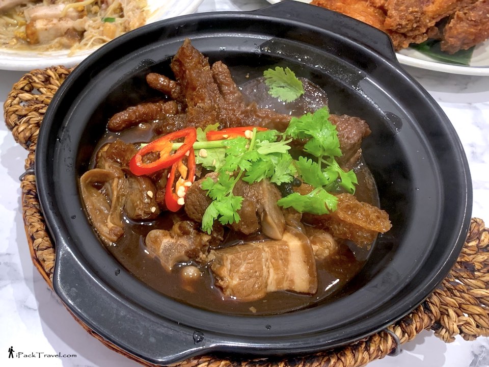 Tun Xiang Hokkien Delights (豚香福建馆): Braised Five Treasures Pork Trotter (五宝焖猪脚)