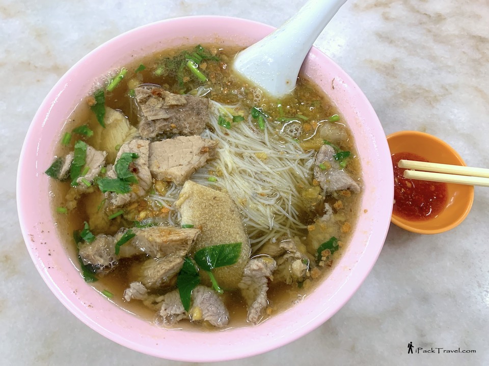 Mok Jiu Restaurant (莫搞牛肉面): Beef Noodle in Soup (牛肉牛肚粉)