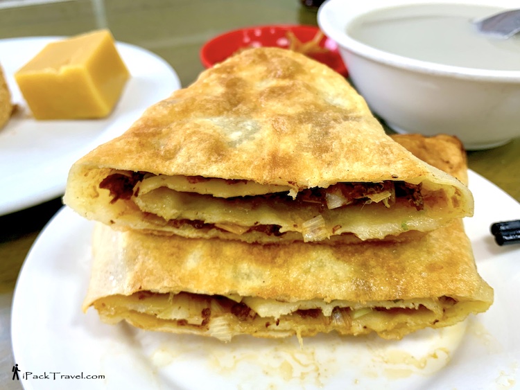 Hu Guo Si Snacks (护国寺小吃): Beef Patty Pancake (牛肉饼 / 三两肉饼)