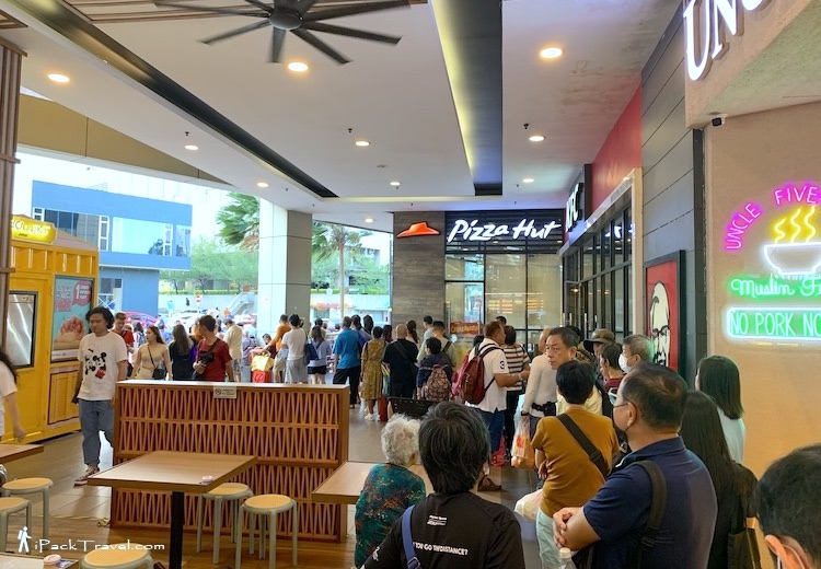 Johor Bahru Bus: Wait at Pizza Hut after 3pm on all Mondays