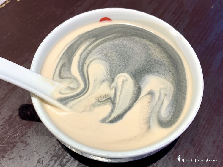 Kai Kai Dessert (佳佳甜品): Cold Black Sesame & Sweet Walnut Soup (芝麻糊拼核桃露/冷)