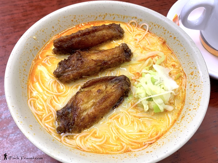 Lan Fong Yuen Tea Cafe (兰芳园):  Laksa Chicken Wings with Rice Vermicelli (喇沙鸡中翅米粉)