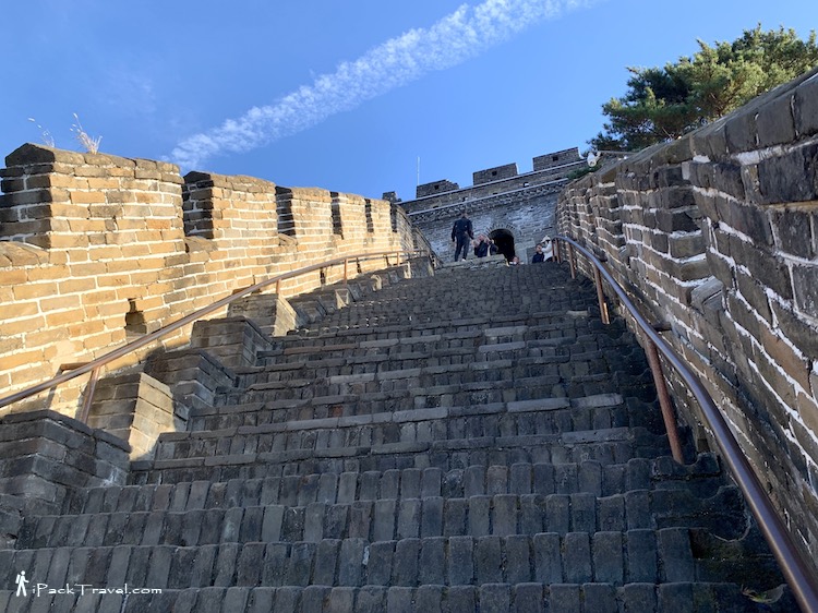 Mutianyu Great Wall (慕田峪长城): Steep steps to Tower 3