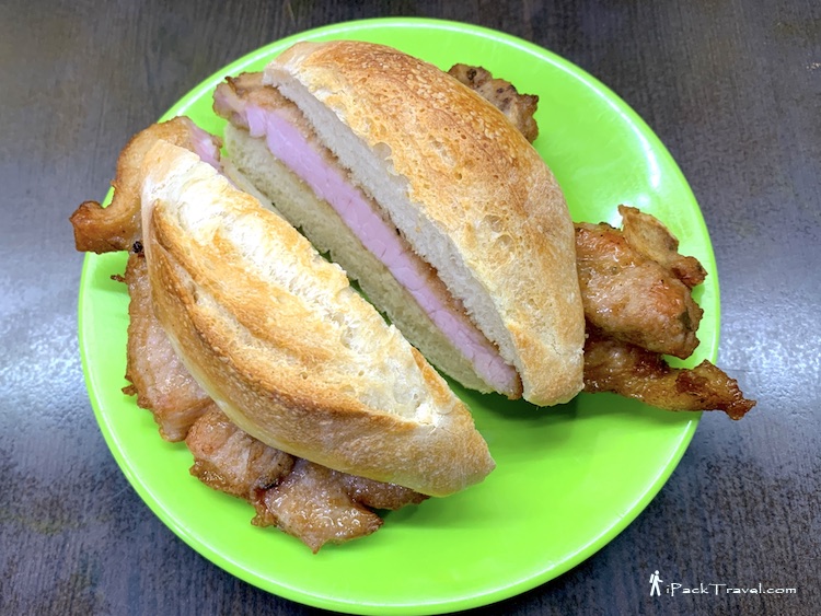 Tai Lei Loi Kei (大利来记猪扒包): Pork Chop Bun (驰名猪扒包)