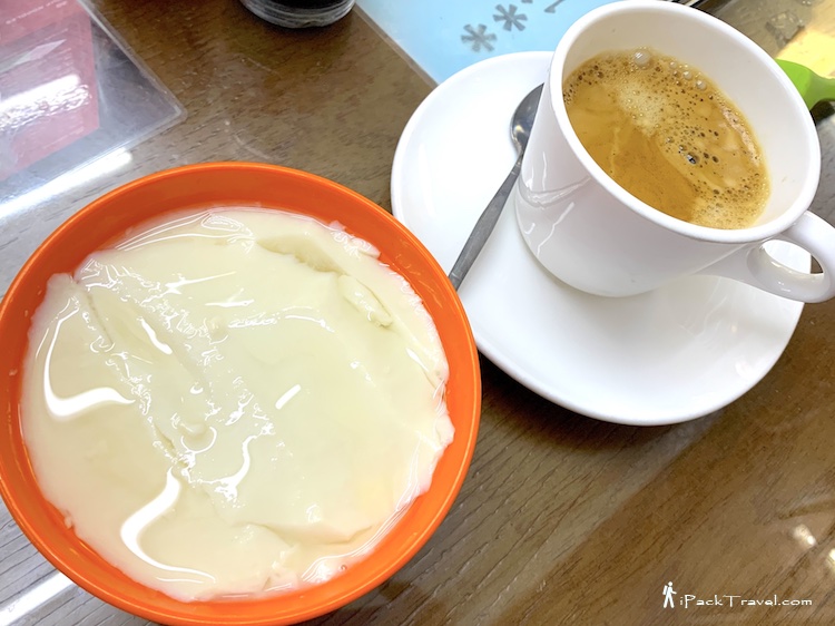 Sopa de Fitas Ving Kei (荣记豆腐面食): Signature hot Tofu Pudding (热豆腐花)