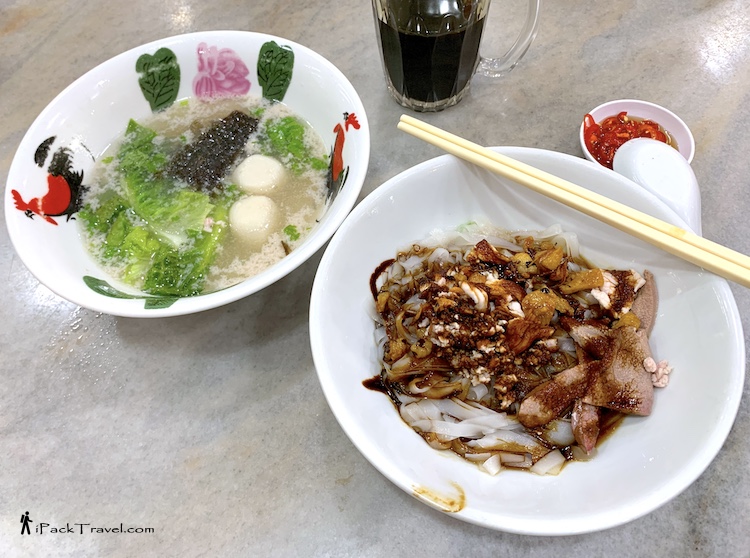 Ah Hua Kueh Teow (亚华粿条): Dry Kuey teow with dark sauce