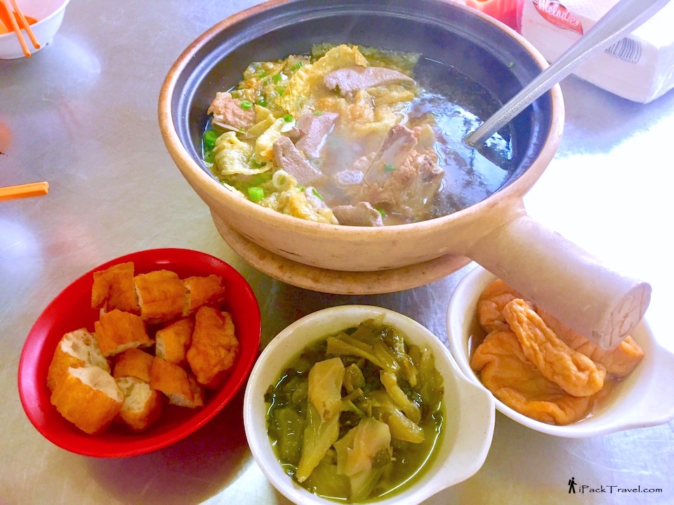 Ah Soon Bak Kut Teh (亞顺肉骨茶): Claypot Bak Kut Teh with side dishes