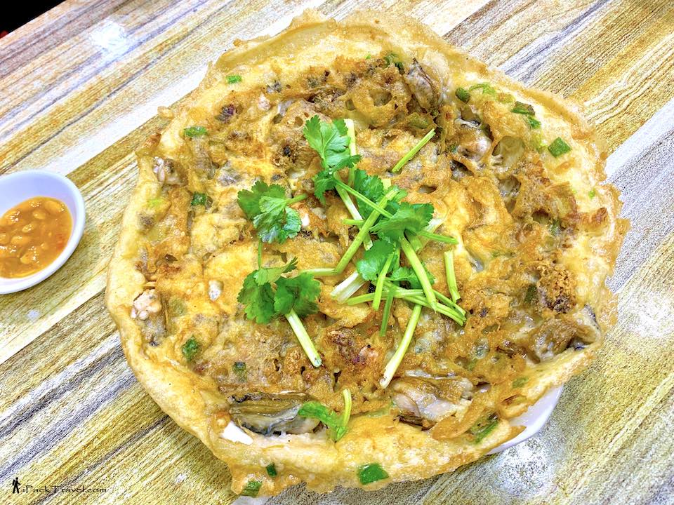 Cheng Ji Fish Intestine Kway Teow (城基老牌鱼肠粿条): Oyster Omelette (蚝仔烙)