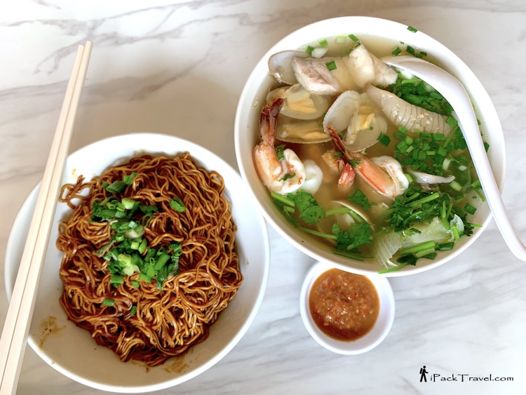 Hai Kai Lang (海脚人): Mixed Seafood Noodle with dry-toss noodle