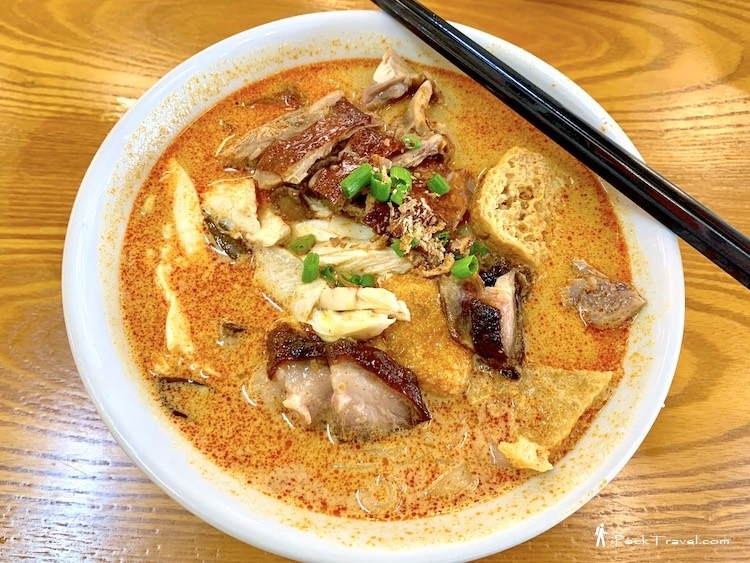 Kang Bee Hong (慷美峰): Curry Noodle with 3 Mix Roasted Meat