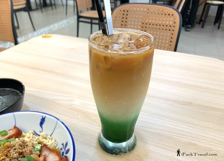 Kuching Style Restaurant (猫城茶餐室): Green Layer Tea (绿奶茶)