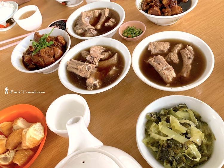 Kulai Shi Wah Bak Kut Teh (古来世华肉骨茶): Bak kut Teh with pork ribs, pig trotter, etc