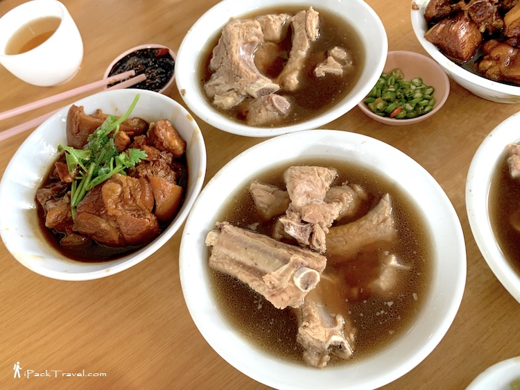 Kulai Shi Wah Bak Kut Teh (古来世华肉骨茶): Bak kut Teh with pork ribs and pig trotter