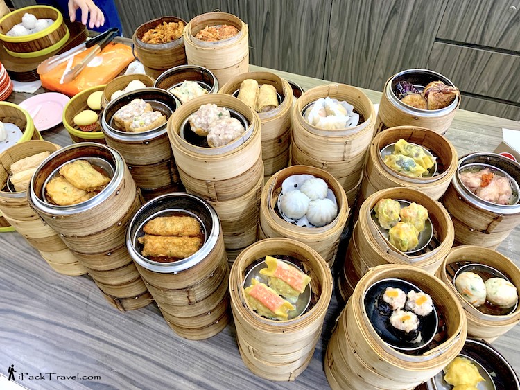 Lai Ji Pau & Dim Sum (来记包点心): Dim sum items on table