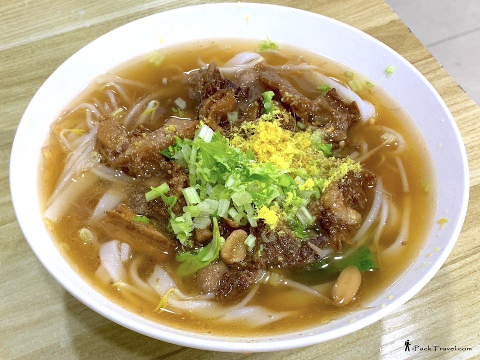 Niang Jia Old-Style Kway Chap (娘家老式粿汁): Beef brisket kway teow (牛腩粿条)