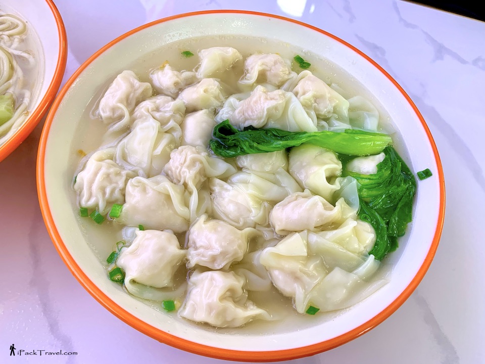Shaxian Delicacies (沙县小吃): Meat Dumplings Soup (馄饨汤)