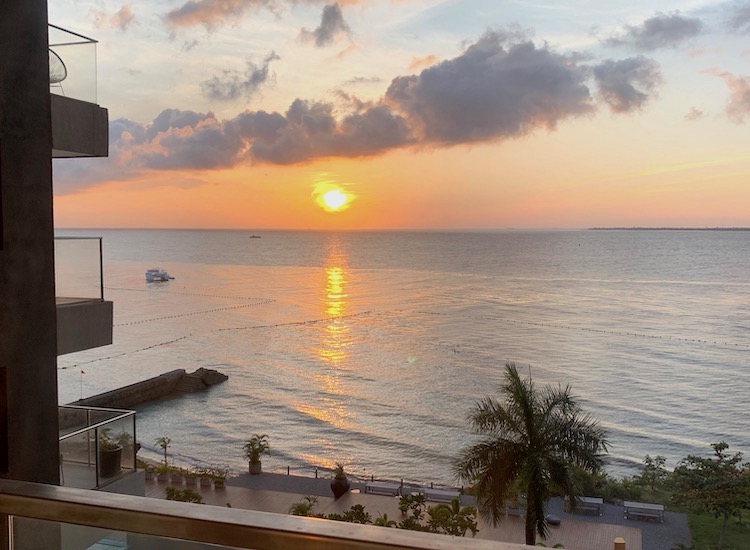 The Reef Island Resort: The sunrise