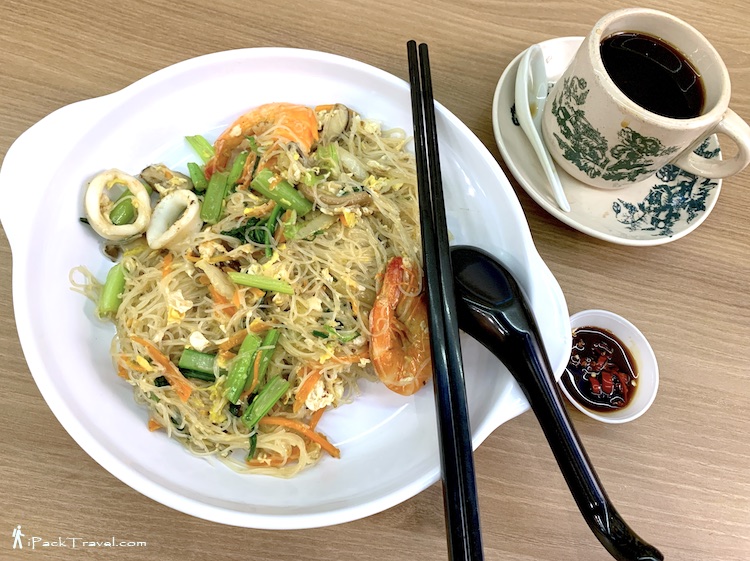 Uncle Five Coffee: Heng Hwa Seafood Fried Mee Hoon (兴化海鲜炒米粉)