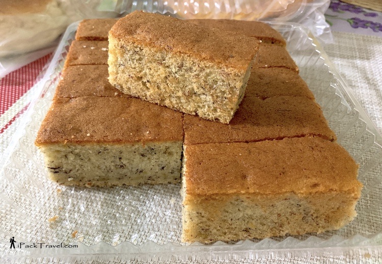 Hiap Joo Bakery (协裕面包): Banana cake