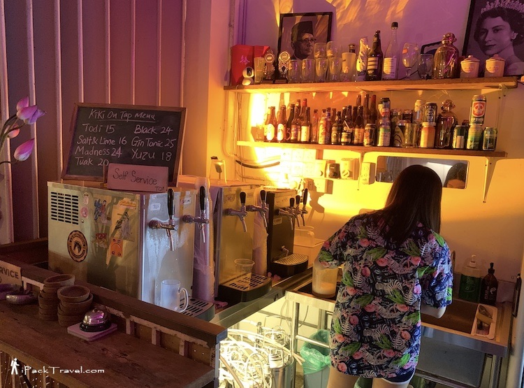 Kiki Lalat: Bar counter