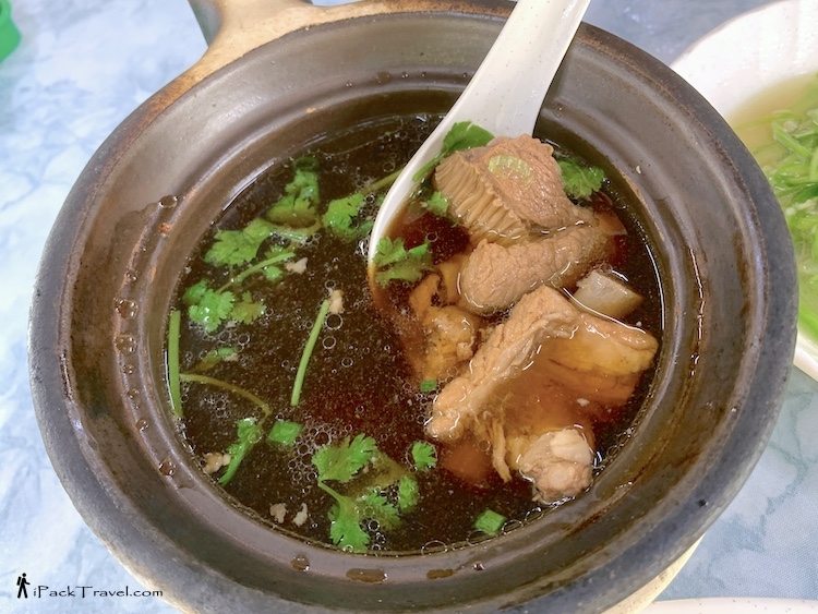 Seng Steam Fish (成蒸鱼与肉骨茶餐馆): Pork ribs soup