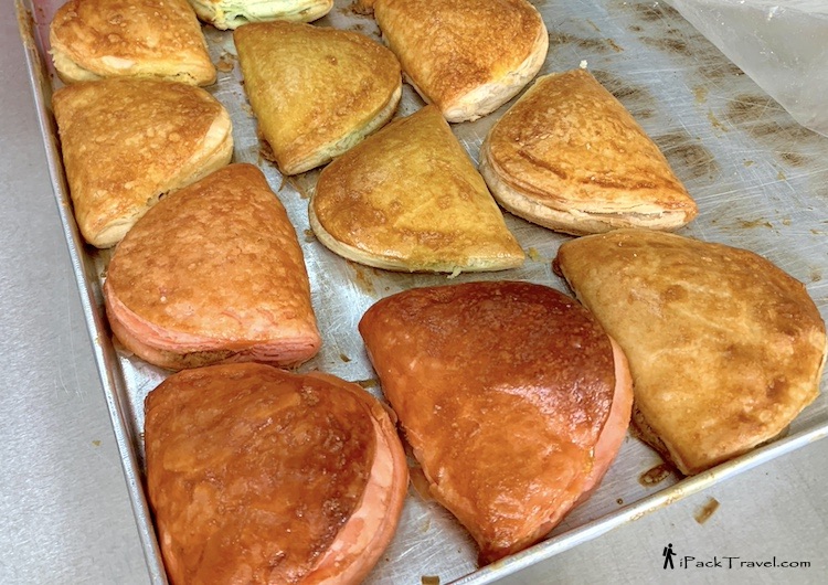YG Homemade Biscuit (熊记手工饼): freshly-baked kaya puffs