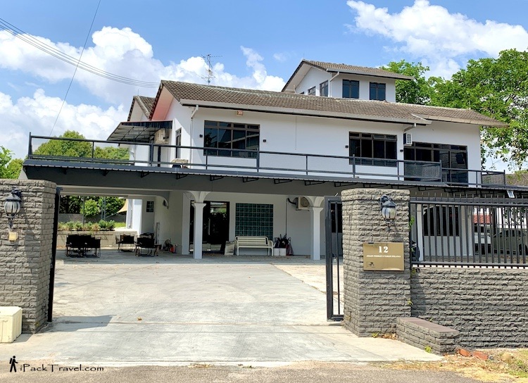 Yara Yara Cafe & Bar @ Taman Pelangi