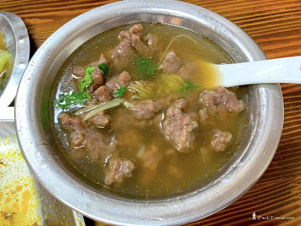 A-Quan Beef Restaurant (阿泉全牛馆): Minced Beef Soup (牛肉羹汤)