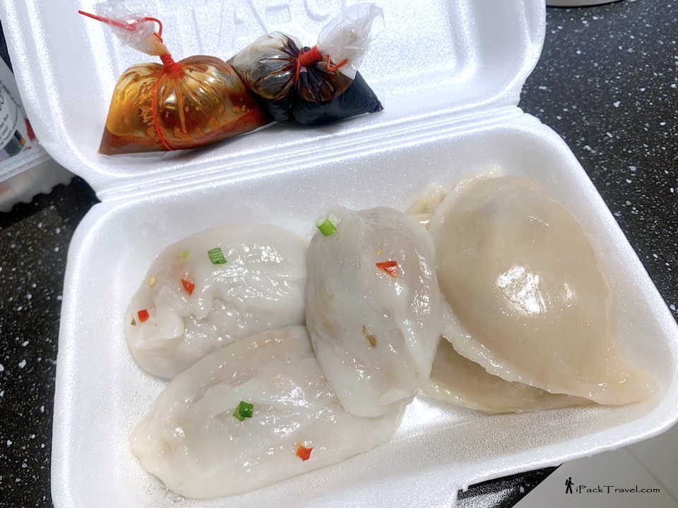 Beauty World Niang Re Gao (美世界娘惹糕): Mang guang kueh (芒光粿) and Soon kueh (笋粿)