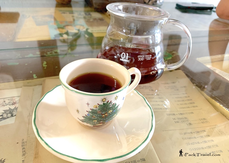 Cafe Jufei (聚啡馆): V60 hand-drip coffee