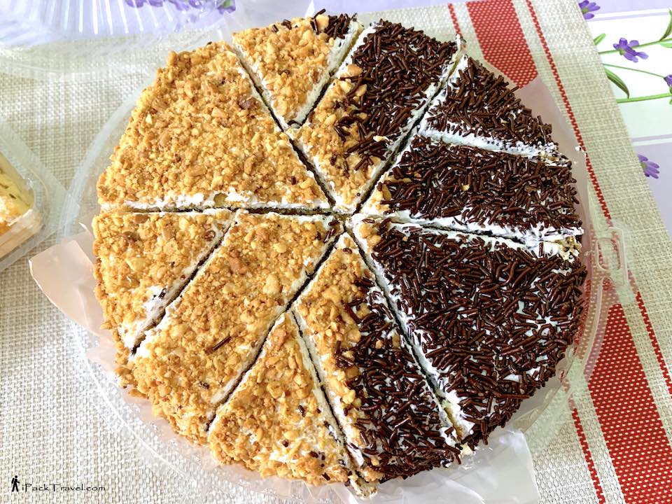 Lian Pang Cake & Confectionery (联邦蛋糕西点): Yuanyang Cake (鸳鸯蛋糕)