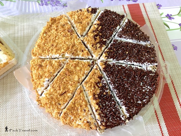 Lian Pang Cake & Confectionery (联邦蛋糕西点): Yuanyang Cake (鸳鸯蛋糕)