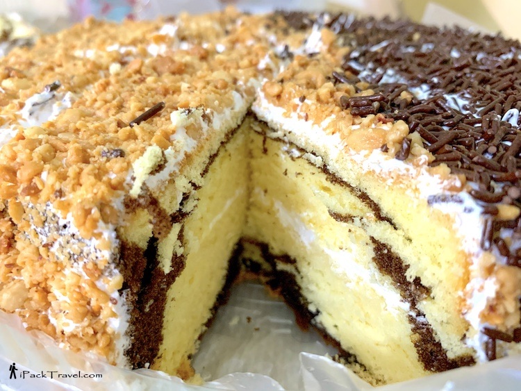 Lian Pang Cake & Confectionery (联邦蛋糕西点): Yuanyang Cake (鸳鸯蛋糕)