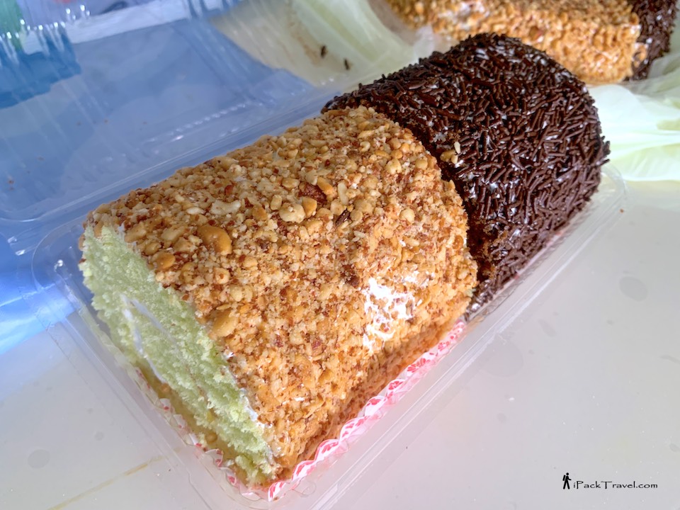 Lian Pang Cake & Confectionery (联邦蛋糕西点): Peanut Swiss Roll and Chocolate Swiss Roll