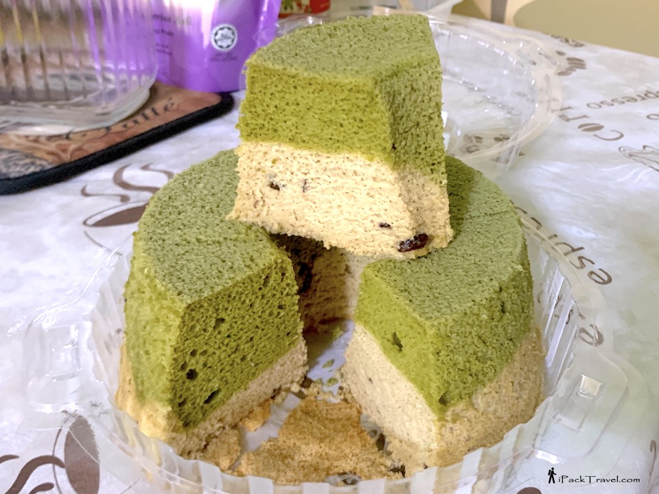 Nineteen Niche: Matcha Red Bean Chiffon Cake (抹茶红豆戚风蛋糕)