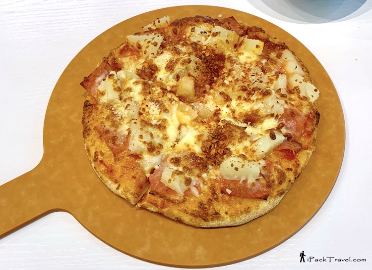 Otter Pizza: Otter Haiwaiian pizza