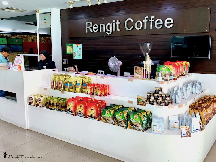 Rengit Coffee by Dagan Cafe: Counter with coffee products