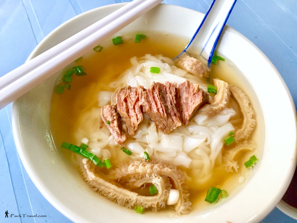 Tong Sui Kai / Dessert Street (糖水街): Beef brisket noodle with cow stomach