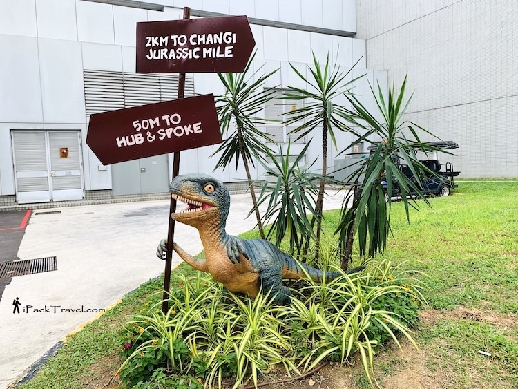Changi Jurassic Mile: Tyrannosaurus rex (or T-rex) holding a signpost