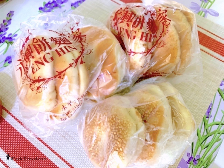 Eng Hin Hokchew Biscuits Factory (永兴福州饼面厂): jiguang biscuits (继光饼) or simply kompia (光饼)