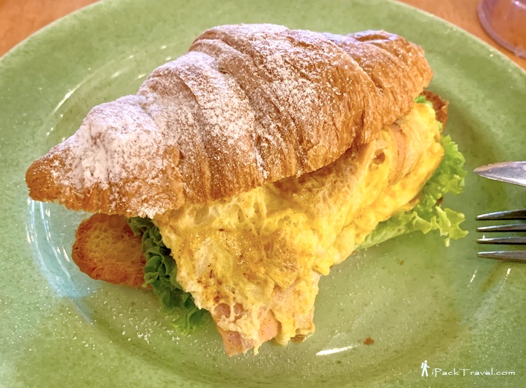 Laughing Canteen (啦枫食堂): Ham & egg croissant