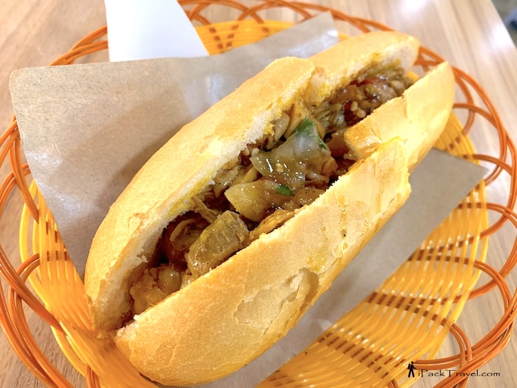 Lilly Norhana Vietnamese Muslim Cuisine: Banh Mi with chicken