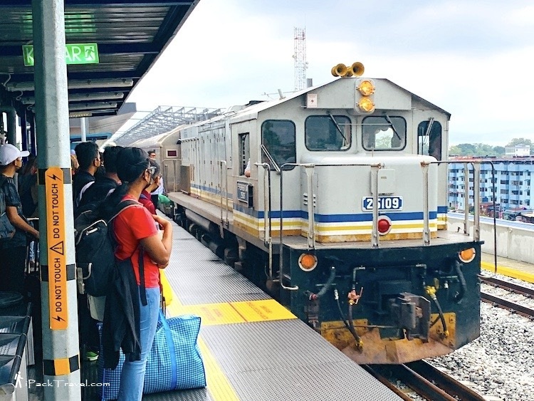 Singapore-Johor Crossing: Cross the Border to Johor Bahru with Shuttle Tebrau