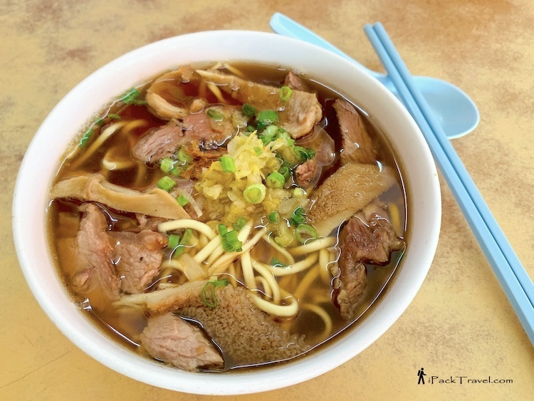 Tangkak Beef (东甲牛腩面): Classic mixed beef noodle (经典牛腩面)