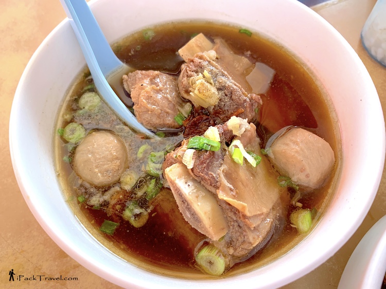 Tangkak Beef (东甲牛腩面): Single short ribs & beef balls (单人排骨牛丸)